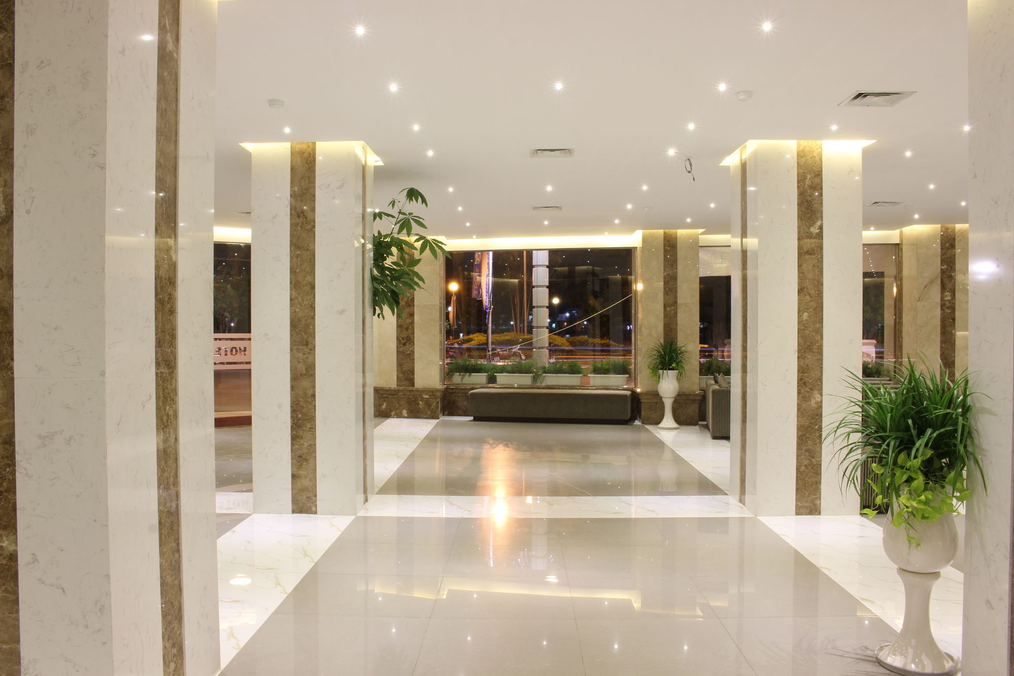 International Hotel Кан То Екстериор снимка
