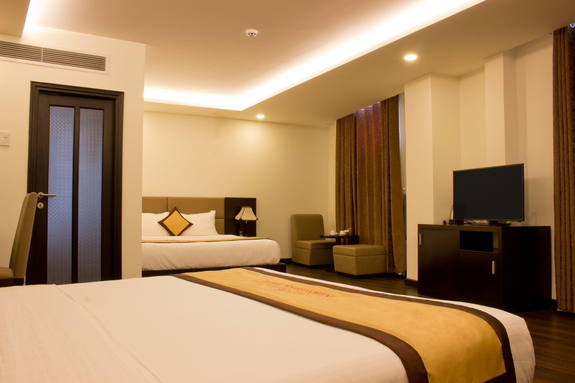 International Hotel Кан То Екстериор снимка