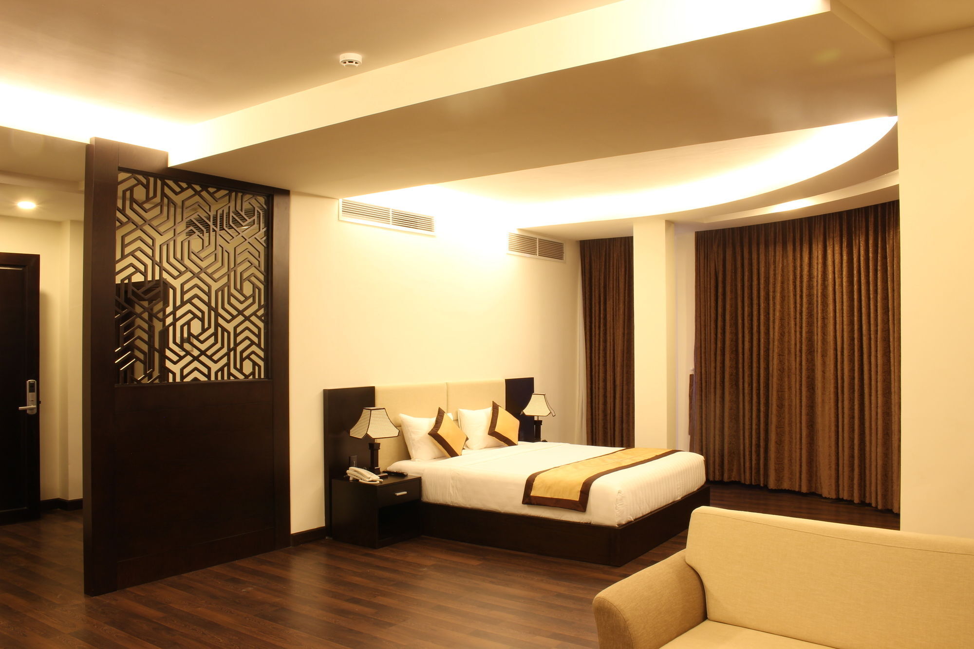 International Hotel Кан То Екстериор снимка
