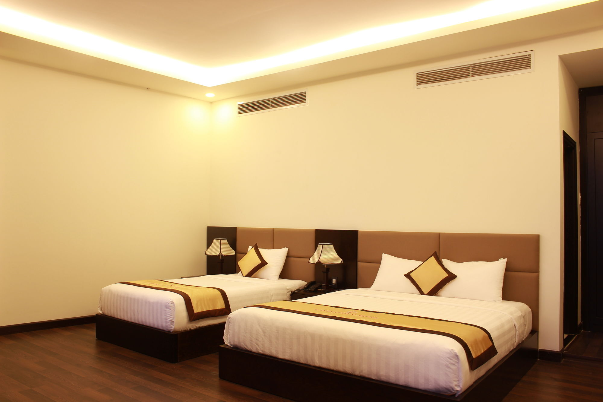 International Hotel Кан То Екстериор снимка