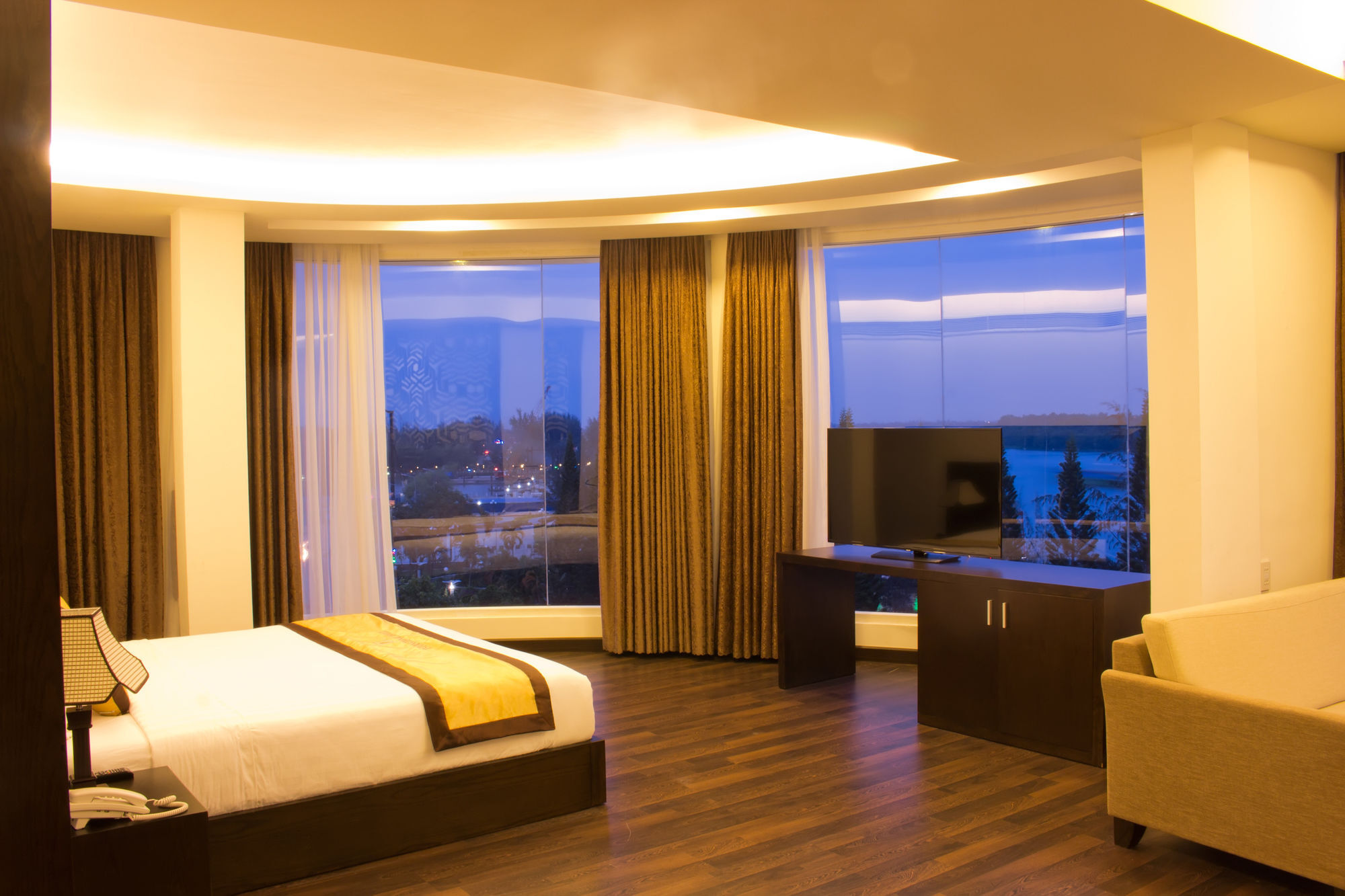 International Hotel Кан То Екстериор снимка