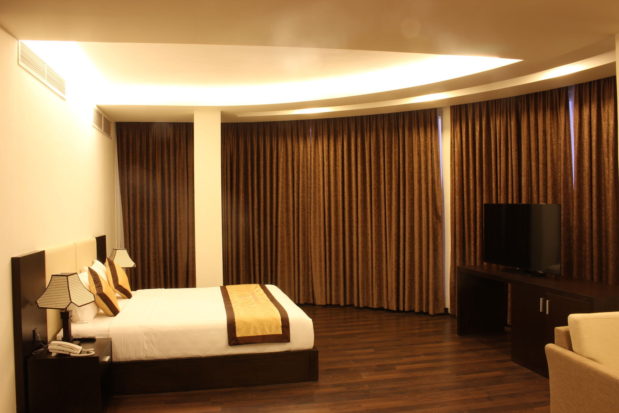 International Hotel Кан То Екстериор снимка