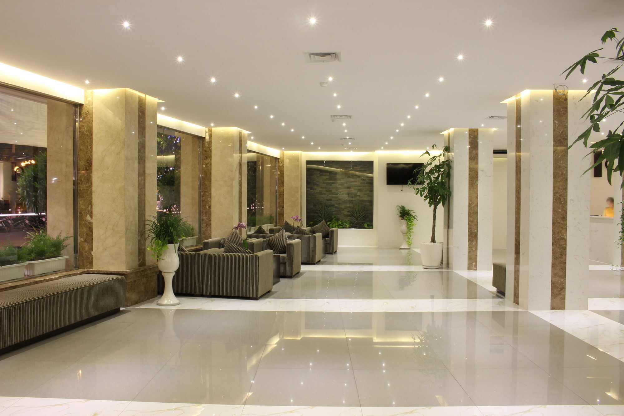 International Hotel Кан То Екстериор снимка
